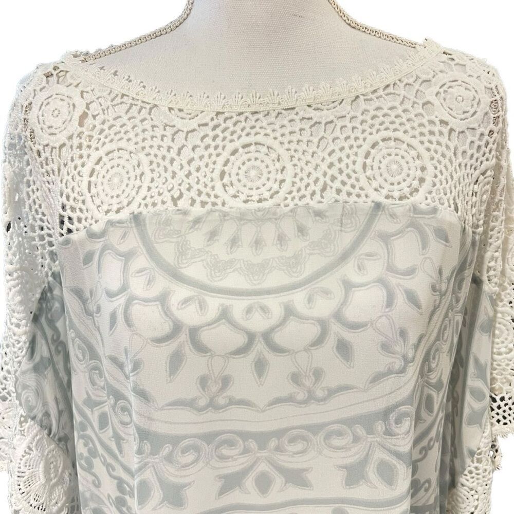 Hale Bob Beachy Mandala Print Tunic Top Sz M Grey White Crochet Trim Boho Resort - Picture 4 of 8